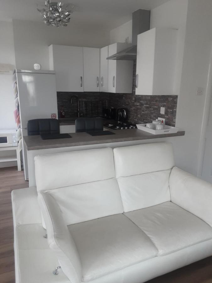 Esplanade Seaside View Apartment Портковл Екстер'єр фото